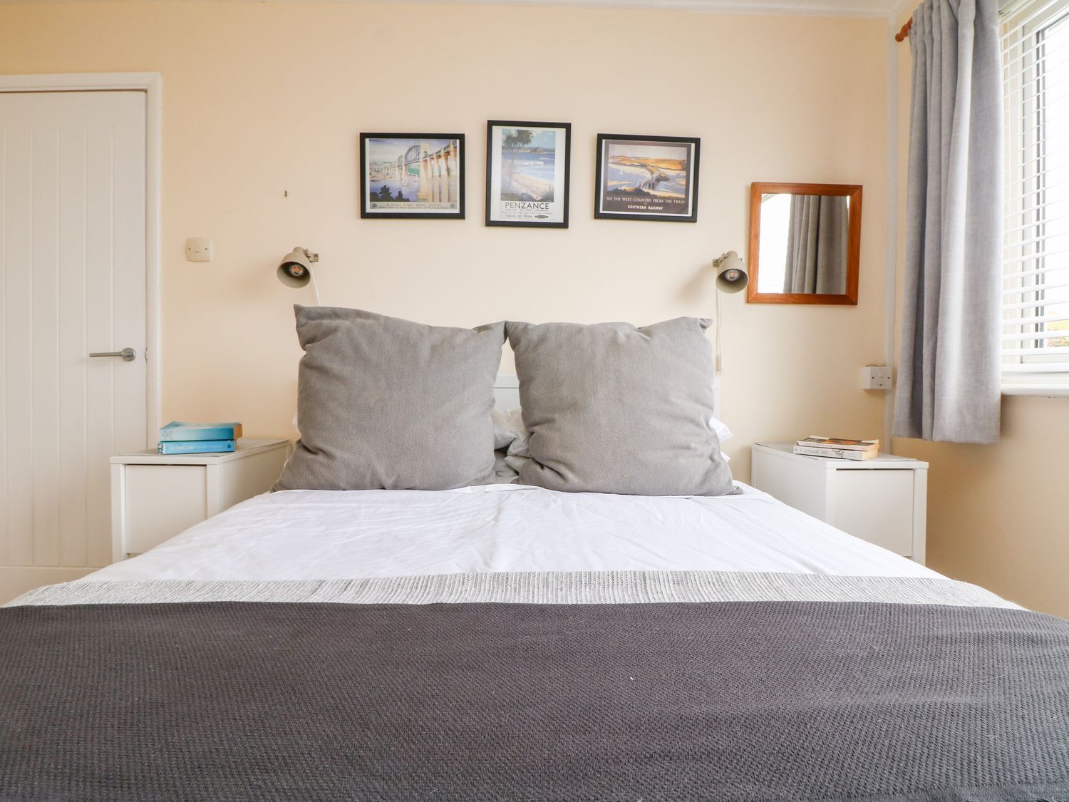 3 bedrooms, WiFi (free), individually decorated, individually furnished