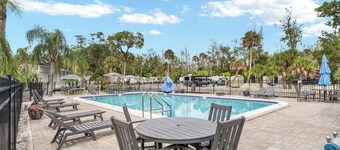 Welcome to the Sugar Shack in our unique fishing village of Homosassa.