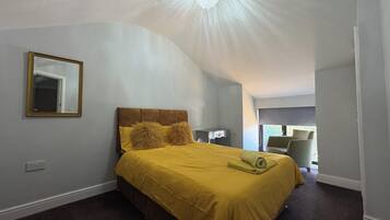 Economy Double Room, 1 Double Bed, Non Smoking, Shared Bathroom
