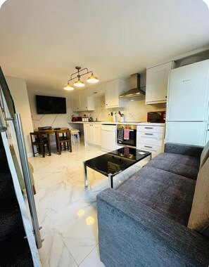 Living area - Private room in Little Bridgeford (LITTLE BRIDGEFORD)