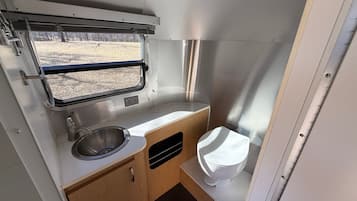 Handtücher, Seife, Toilettenpapier