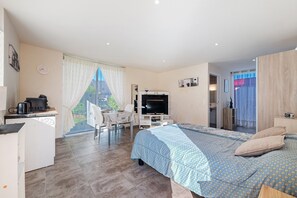 1 bedroom, WiFi, bed sheets