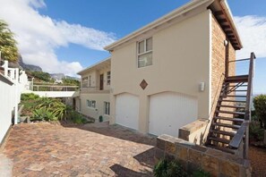 Exterior - Entabeni Guest House : Luxury Double or Twin Room with Sea View - English (Cape Town)