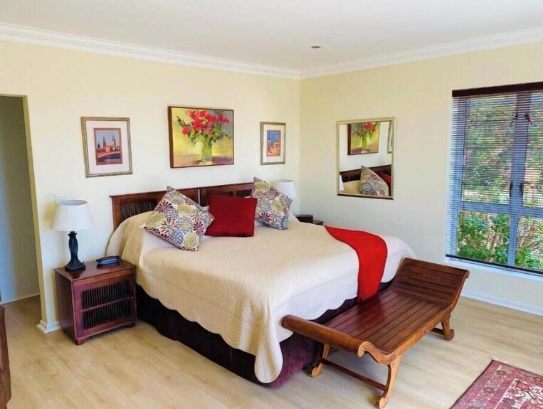 Entabeni Guest House : Luxury Double Or Twin Room With Sea View - English - Camps Bay