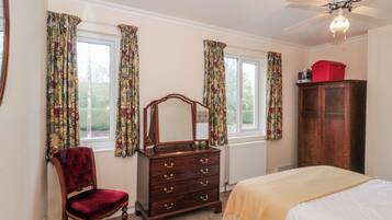2 bedrooms, individually decorated, individually furnished, free WiFi