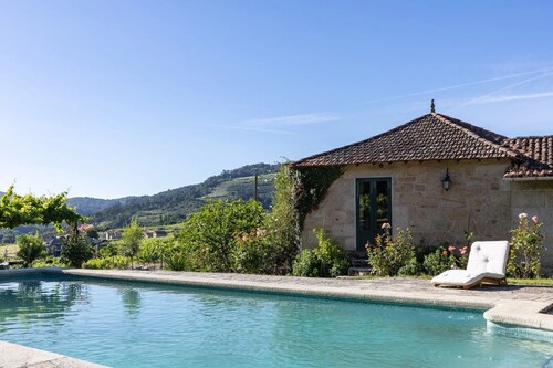 CDC Casa do Capitán Leiro: Relax Among Vineyards and Forests in Ribeiro