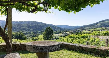 CDC Casa do Capitán Leiro: Relax Among Vineyards and Forests in Ribeiro