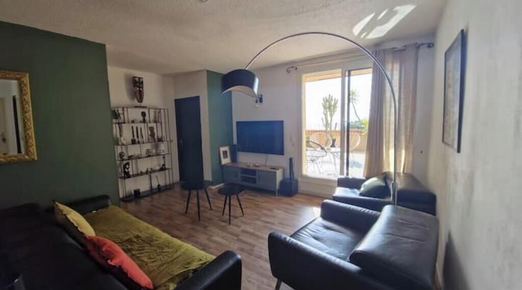2-bedroom Family Apartment With Large Terrace And Sea View - Bastia