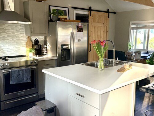 Peaceful Cottage for 2 – Fire Pit, BBQ & Nature!
