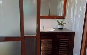 华丽开间, 阳台, 海景 | 浴室