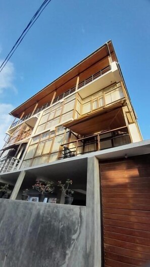 Unclassified image, 5 of 17, button - The Ocean Villa  (maddewatta)