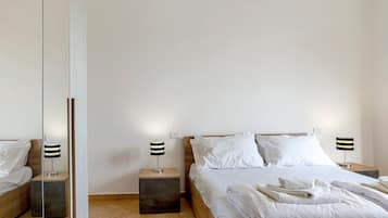 3 bedrooms, iron/ironing board, WiFi, bed sheets