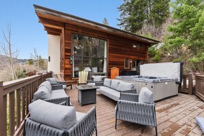 Terrace/patio - Vail Valley Escape | Hot Tub + Game Room + Views (Vail)