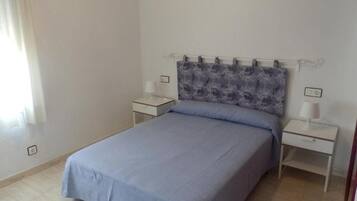 Appartement, vue partielle sur la mer