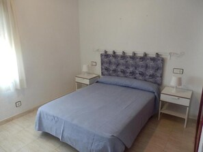 Apartamento, vistas parciales al mar