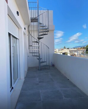 Property grounds - Malaga apartment with sea views and private terrace (Torre de Benagalbón)