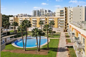 Pool - Holiday Home 'Brisa Do Mar Moura Beach' with Shared Pool, Shared Garden and Wi-Fi (Quarteira)