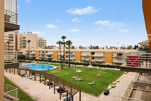 Exterior - Holiday Home 'Brisa Do Mar Moura Beach' with Shared Pool, Shared Garden and Wi-Fi (Quarteira)