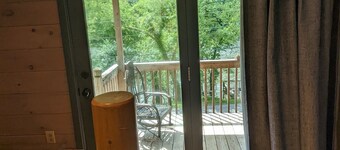 3-bedroom cabin Riverfront Cabin in the New River Gorge National Park & Preserve
