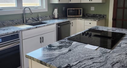 Gorgeous 4-bedroom house in Harrison. Walking distance to 2 public beaches,