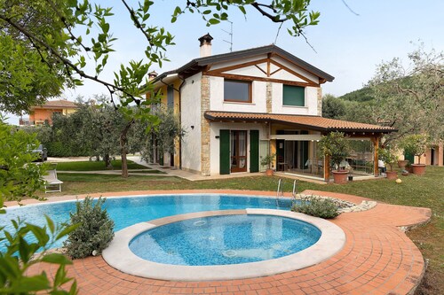 Casa Elisa: Mountain View, Wi-Fi and Air Conditioning near Lake Garda