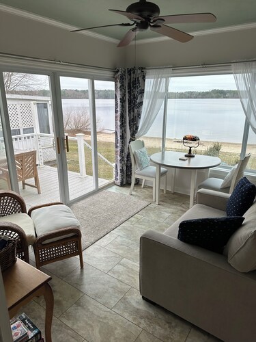 Beautiful Lakeside Apt between Boston and Cape Cod