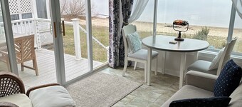 Beautiful Lakeside Apt between Boston and Cape Cod