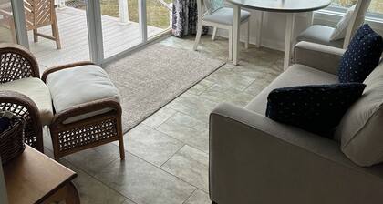 Beautiful Lakeside Apt between Boston and Cape Cod