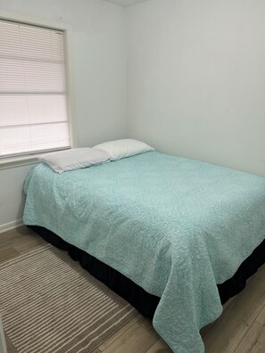 Room - Duplex Side A- two bedroom pet friendly home in charming Pasadena (Pasadena)