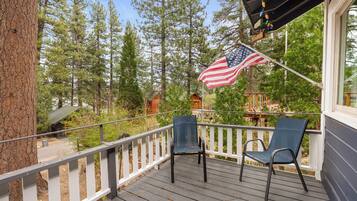 Basic-Ferienhütte, Seeblick | Terrasse/Patio