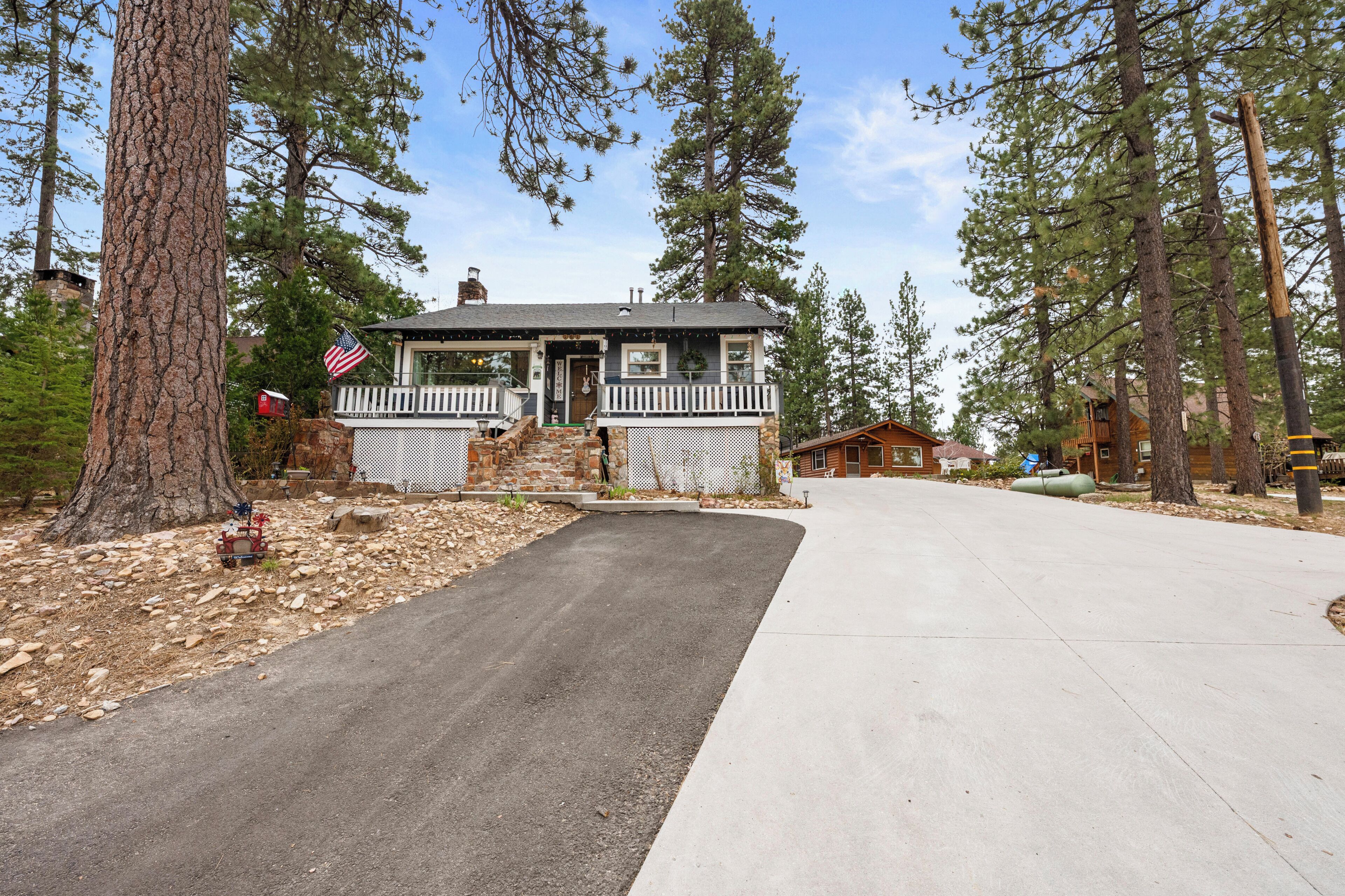 Basic Cabin, Lake View | Exterior