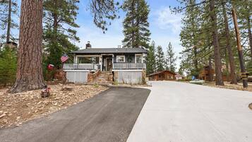 Basic Cabin, Lake View | Exterior
