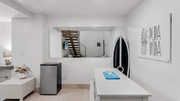 Family Loft, Partial Sea View, Poolside | Interior