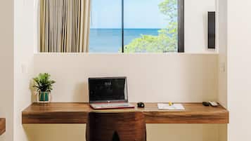 Superior Suite, Balcony, Beach View | Interior