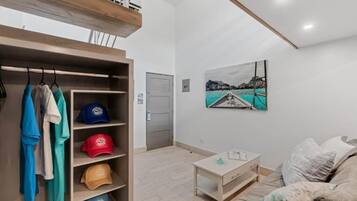 Comfort Twin Room, Beach View, Poolside | Interior