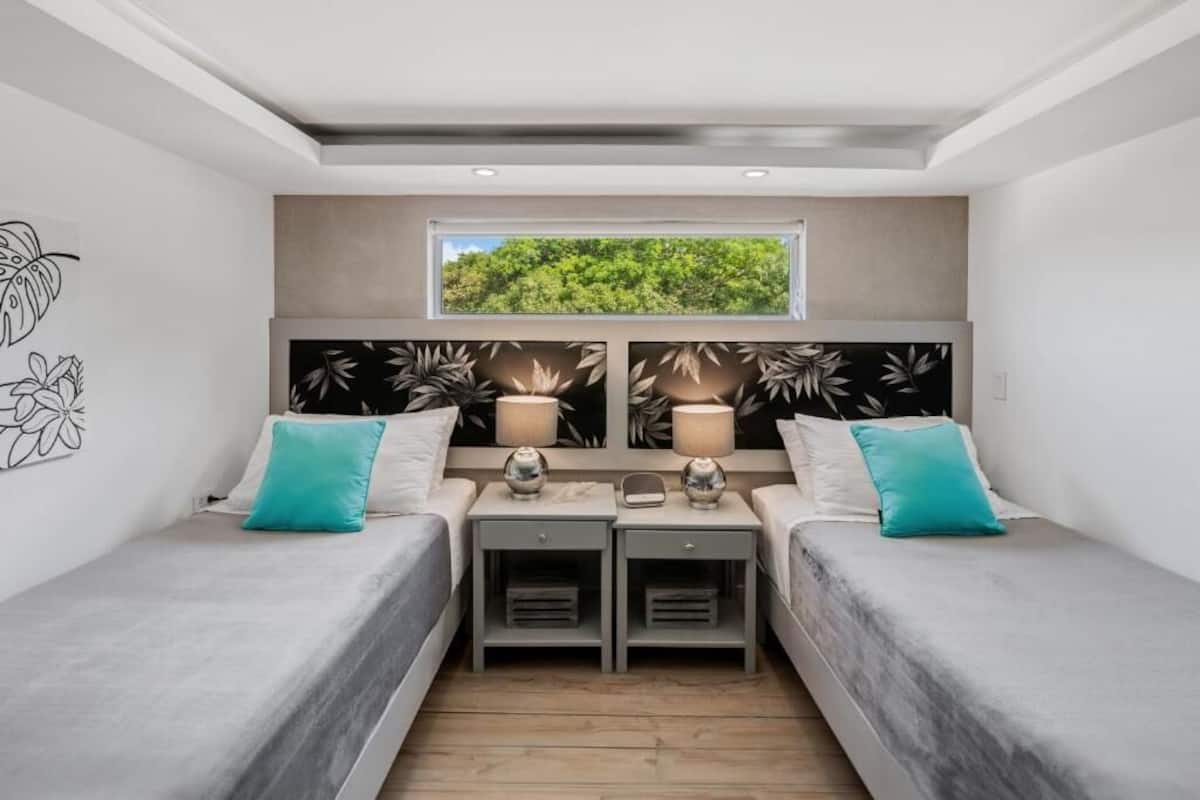 Comfort Twin Room, Partial Ocean View