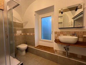 Bathroom - Vrbo Property (Calice Ligure)
