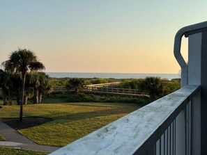 Property grounds - Harbor Hideaway …just steps to the beach and pool! (Harbor Island)