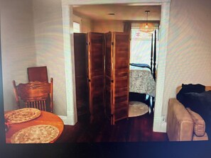 Room - Charming 2-bedroom cottage in Crane, MO (Crane)