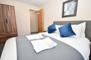 2 bedrooms, desk, iron/ironing board, WiFi - Bright & Spacious 2 Bed Apartment in Manchester (Manchester)
