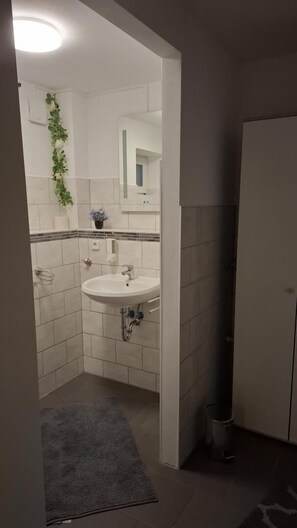 Bathroom - Vrbo Property (Toppenstedt)