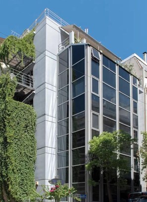 Exterior - BES 8 - Minimal Studio by GHH (Kesariani)