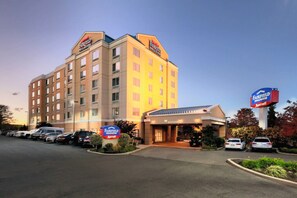 Exterior - 29 Min to MetLife Stadium | 2 Double Beds | World Cup (Woodbridge Township)