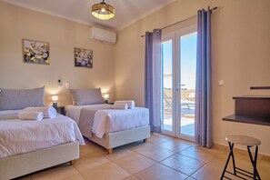 6 bedrooms, iron/ironing board, travel cot, free WiFi - Villa Ilios Agios Spyridonas (Thinali)