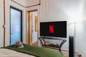 Iron/ironing board, WiFi - Stylish Roma Norte Loft | Walk to Cafés & Dining (Mexico City)
