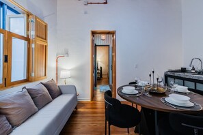 TV - Stylish Roma Norte Loft | Walk to Cafés & Dining (Mexico City)