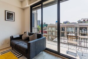 TV, stereo - Luxury loft with balcony in prime Roma Norte (Mexico City)