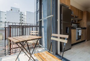 Outdoor dining - Luxury loft with balcony in prime Roma Norte (Mexico City)