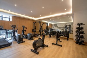 Fitness facility - City-Core Loft w/ Terrace + Rooftop Views (Mexico City)