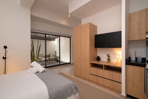 Desk, iron/ironing board, WiFi - City-Core Loft w/ Terrace + Rooftop Views (Mexico City)